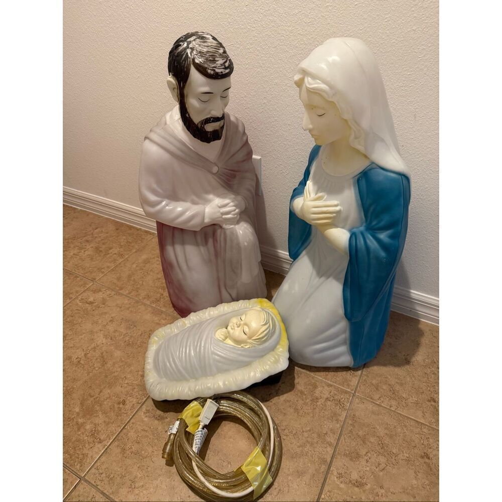 Holiday Time Set of 3 Lighted Nativity See Description